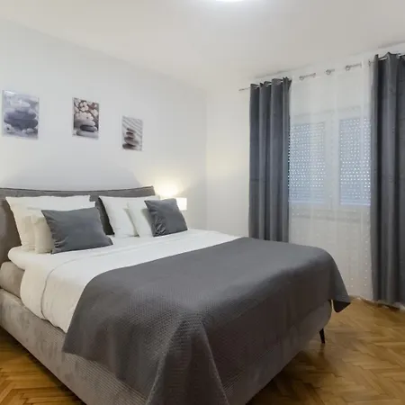 Trogirski San Daire *