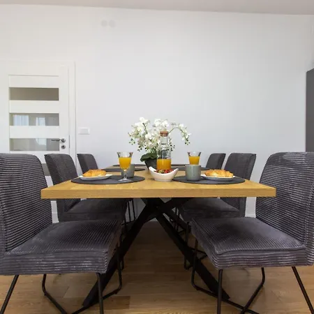 Trogirski San * 特罗吉尔