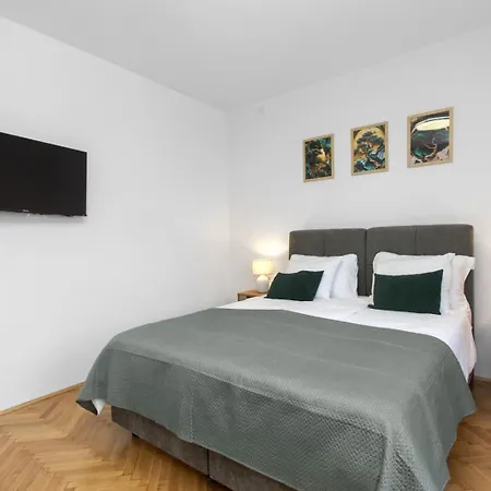 Trogirski San * 特罗吉尔