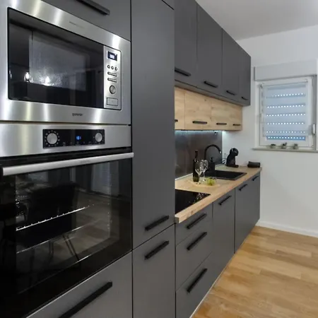 Trogirski San 公寓