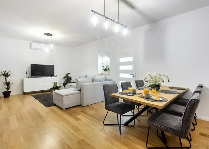 아파트 Trogirski San *