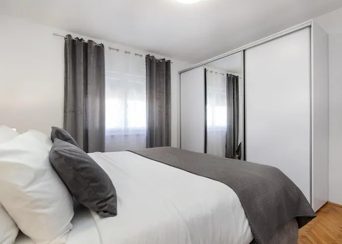 아파트 Trogirski San 트로기르