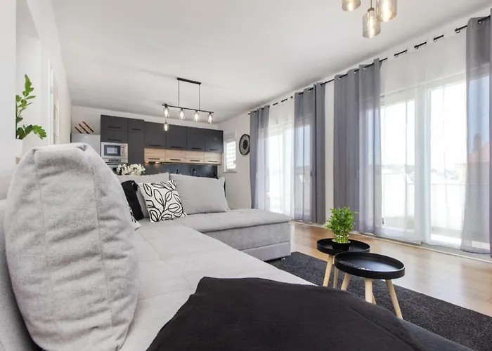 Trogirski San 아파트 *