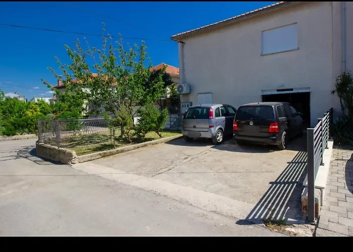 아파트 Trogirski San