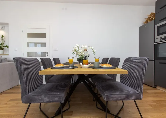 Trogirski San * 特罗吉尔