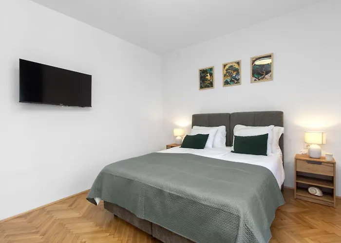 Trogirski San * 特罗吉尔