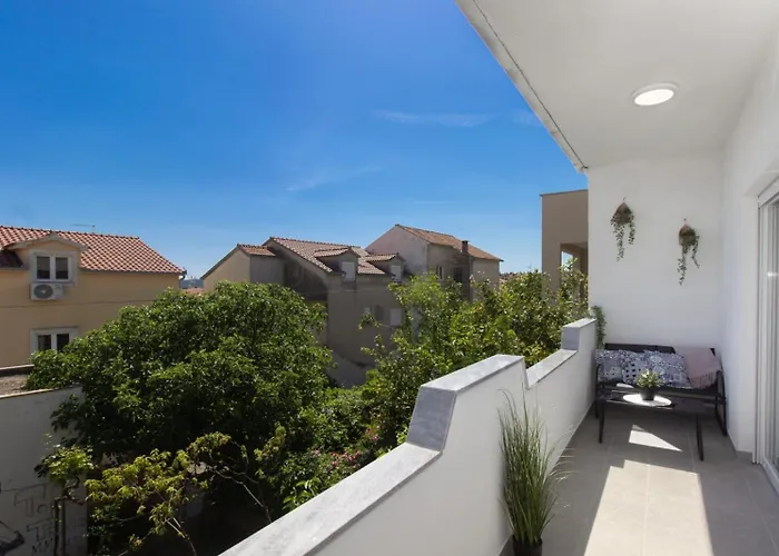 Trogirski San * 特罗吉尔